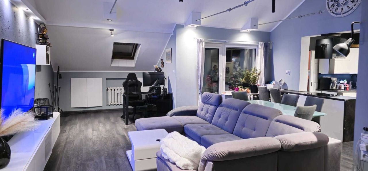 Mieszkanie 4-pokojowe Reda. Zdjęcie 1