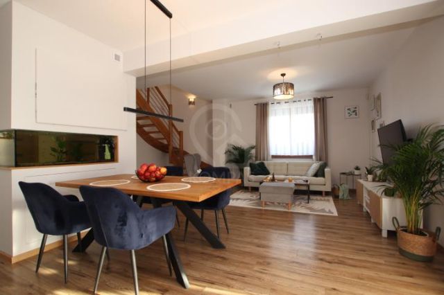 dom wolnostojący, 6 pokoi Chrząstawa Mała, ul. Malinowa. Zdjęcie 2