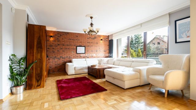 dom wolnostojący, 12 pokoi Myślenice, ul. gen. Józefa Wybickiego. Zdjęcie 2