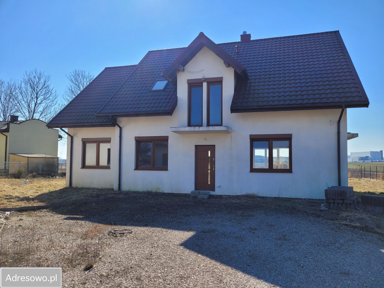 dom wolnostojący, 5 pokoi Majków Duży. Zdjęcie 1