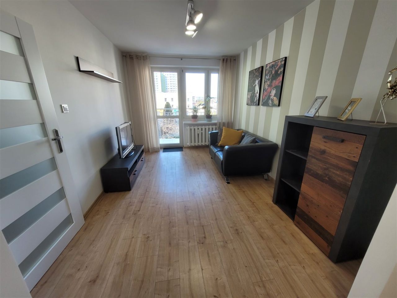 Mieszkanie 2-pokojowe Dąbrowa Górnicza Centrum, ul. Paryska. Zdjęcie 2