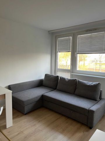 Mieszkanie 1-pokojowe Wrocław Zakrzów, ul. Kasztelańska. Zdjęcie 1