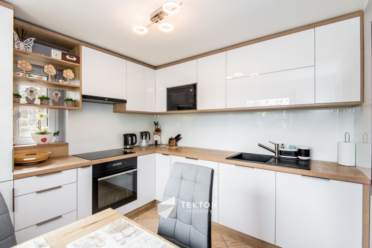 dom wolnostojący, 6 pokoi Wiry, ul. Komornicka. Zdjęcie 1