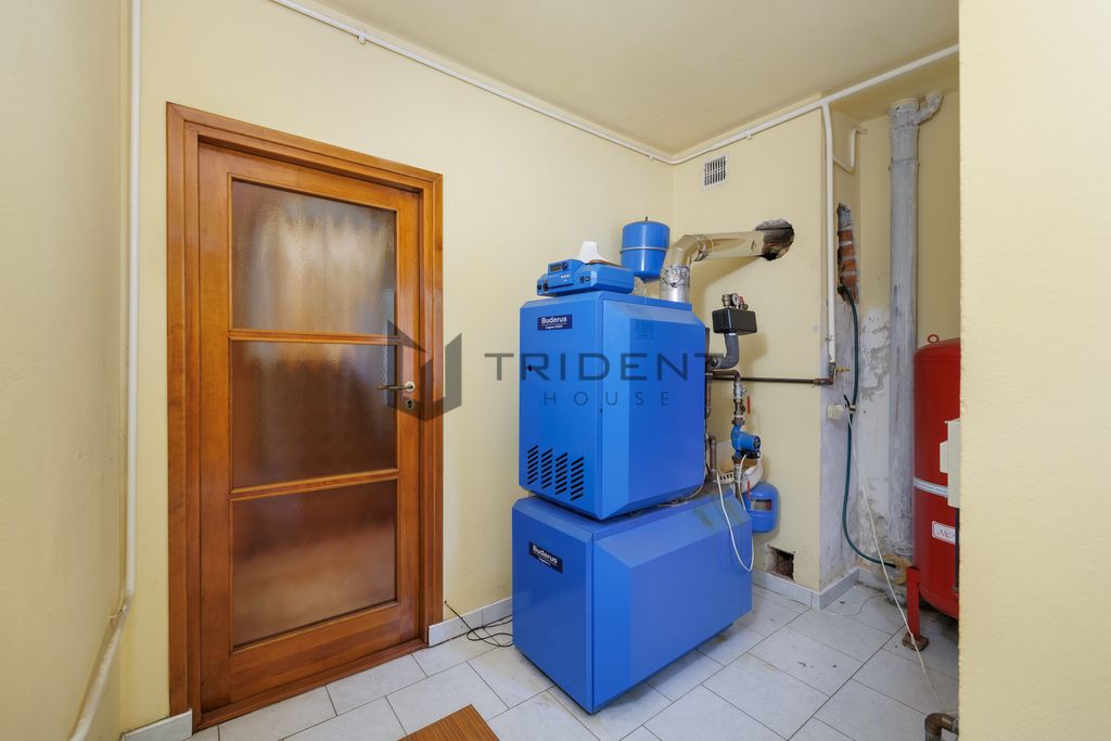 dom wolnostojący, 10 pokoi Marki. Zdjęcie 12