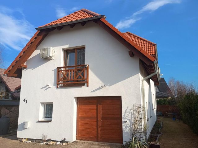 dom wolnostojący, 3 pokoje Lubochnia, os. Sosnowe. Zdjęcie 1