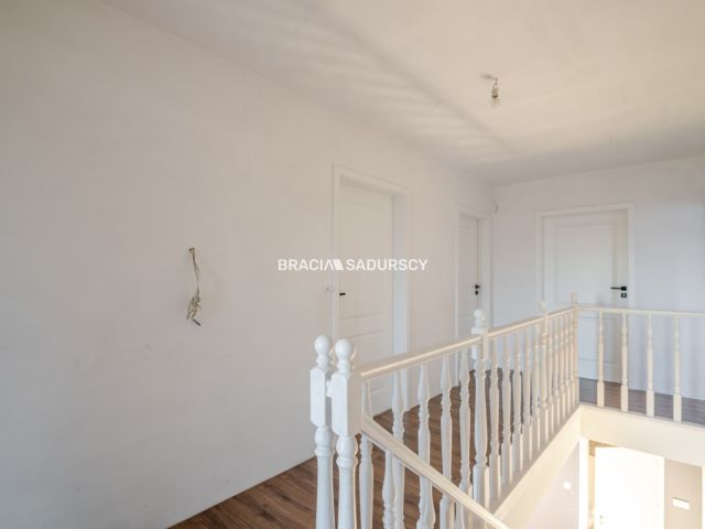 dom wolnostojący, 5 pokoi Krzyszkowice. Zdjęcie 14