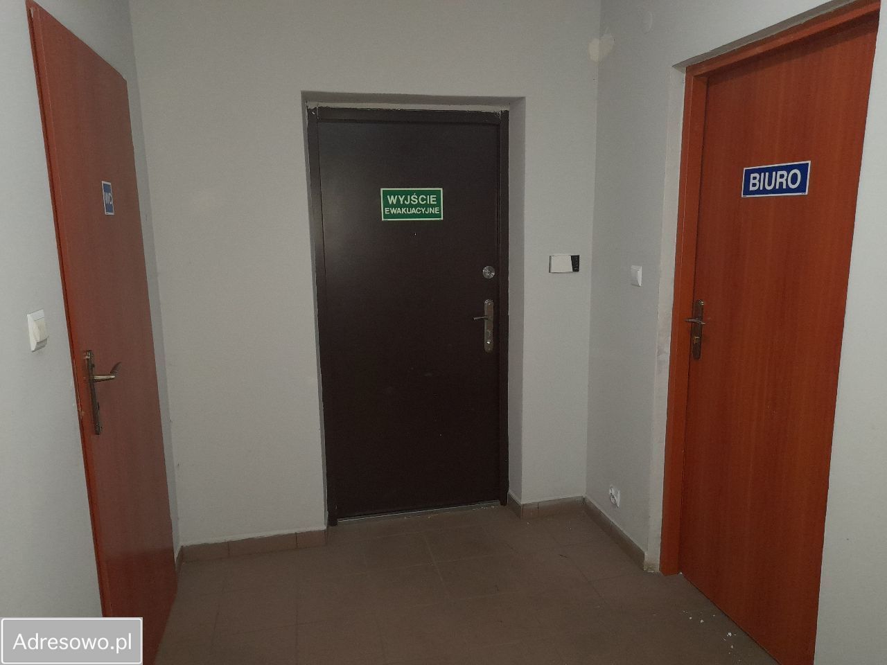 Hala/magazyn Gulbiny. Zdjęcie 14