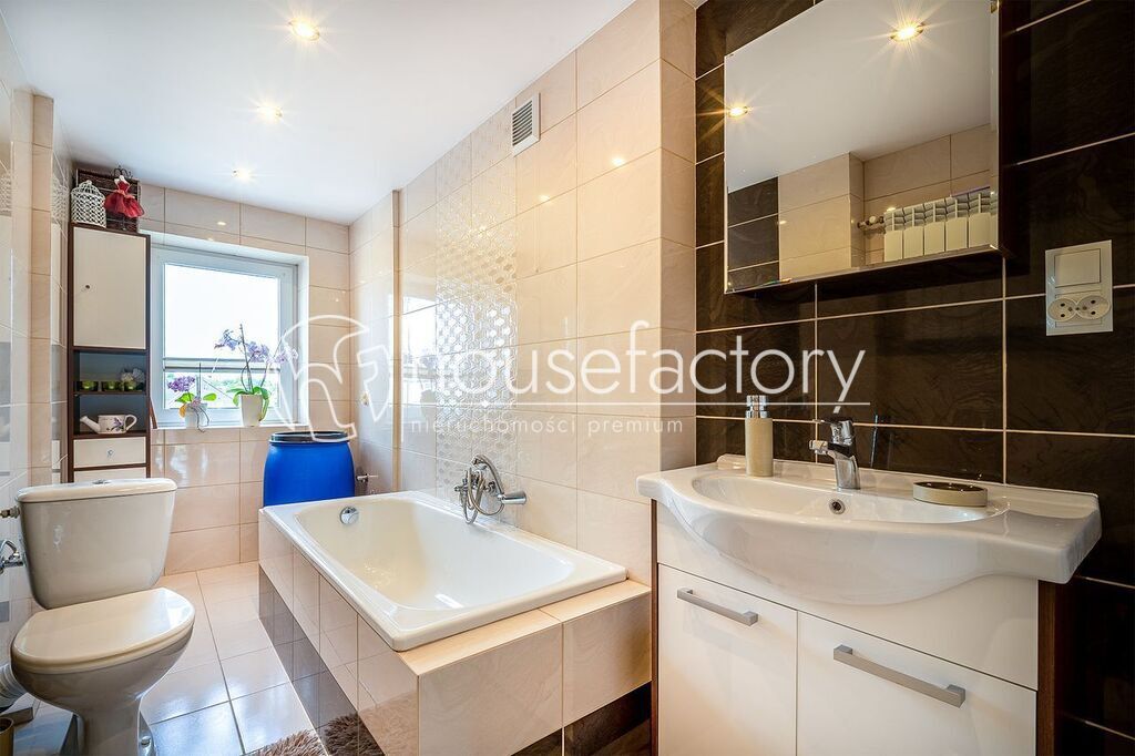 dom wolnostojący, 6 pokoi Koluszki. Zdjęcie 13