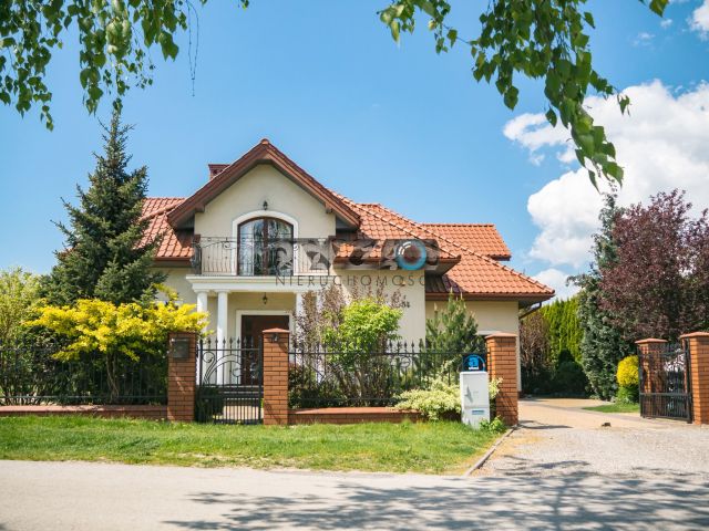 dom wolnostojący, 6 pokoi Lublin Węglin, ul. Raszyńska. Zdjęcie 1