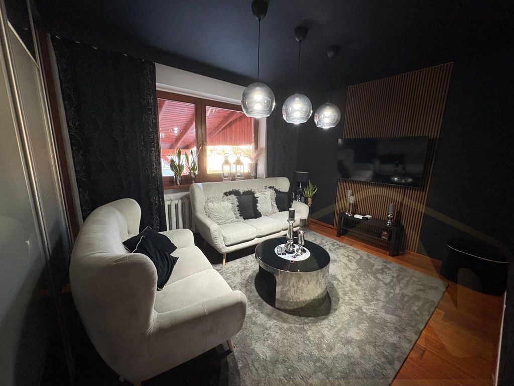 dom wolnostojący, 6 pokoi Poświętno. Zdjęcie 15