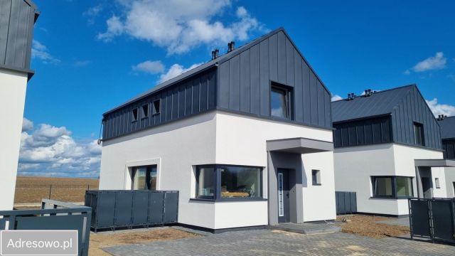 dom wolnostojący, 4 pokoje Oleśnica, ul. Jerzego Kukuczki. Zdjęcie 1