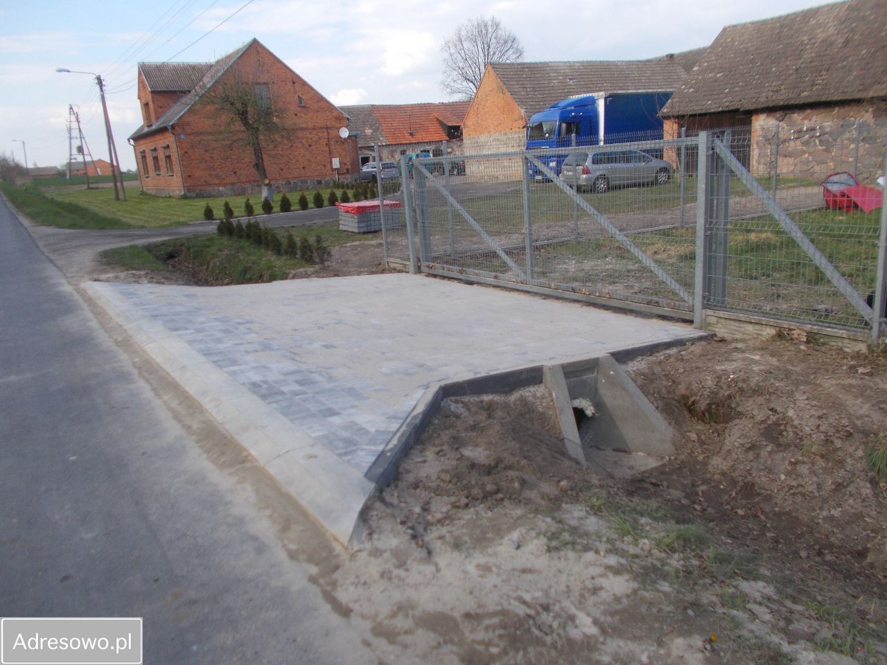 dom wolnostojący, 2 pokoje Głogowa. Zdjęcie 2