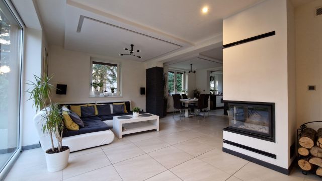 dom wolnostojący, 5 pokoi Jaworze Jaworze Górne, ul. Brzoskwiniowa. Zdjęcie 1