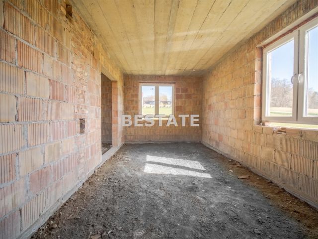 dom wolnostojący, 5 pokoi Zwiernik. Zdjęcie 5