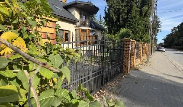 dom wolnostojący, 5 pokoi Sulejówek, ul. 11 Listopada