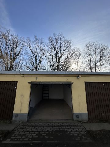 Garaż/miejsce parkingowe Mikołów Centrum, ul. Żwirki i Wigury. Zdjęcie 1