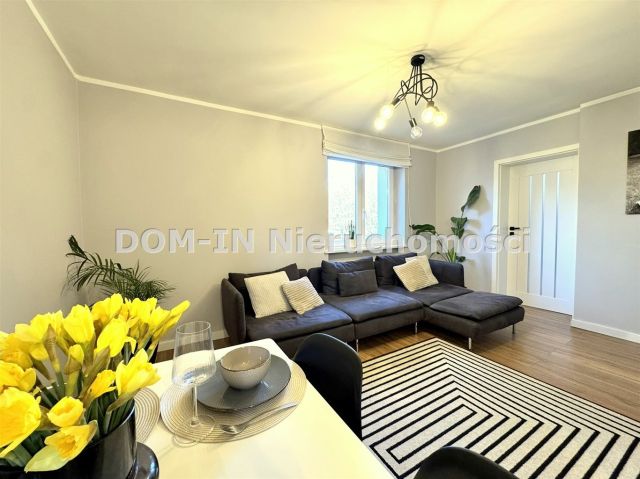 Mieszkanie 3-pokojowe Jastrzębie-Zdrój Zdrój, ul. Władysława Broniewskiego. Zdjęcie 2