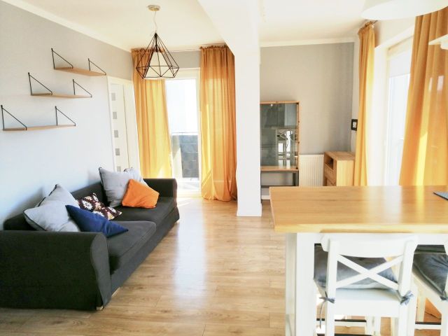 Mieszkanie 3-pokojowe Kraków Dębniki, ul. Komuny Paryskiej. Zdjęcie 1