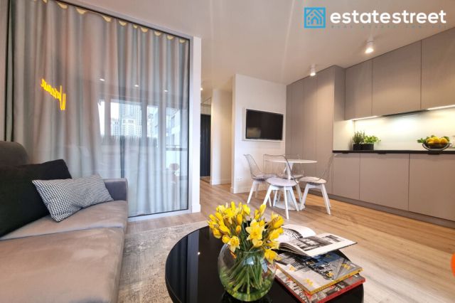 Mieszkanie 3-pokojowe Warszawa Śródmieście, ul. Emilii Plater. Zdjęcie 1