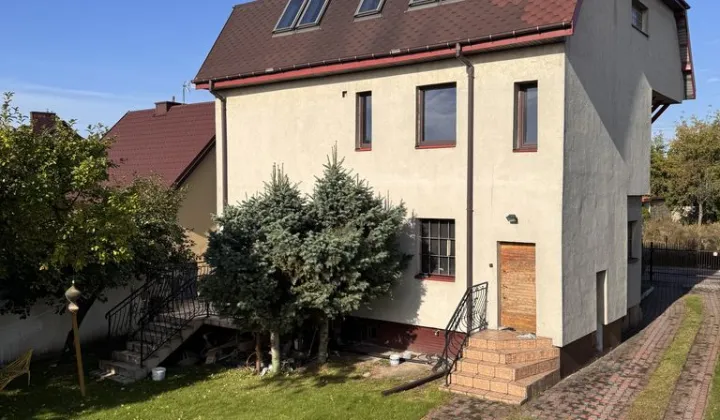 dom wolnostojący, 8 pokoi Płock