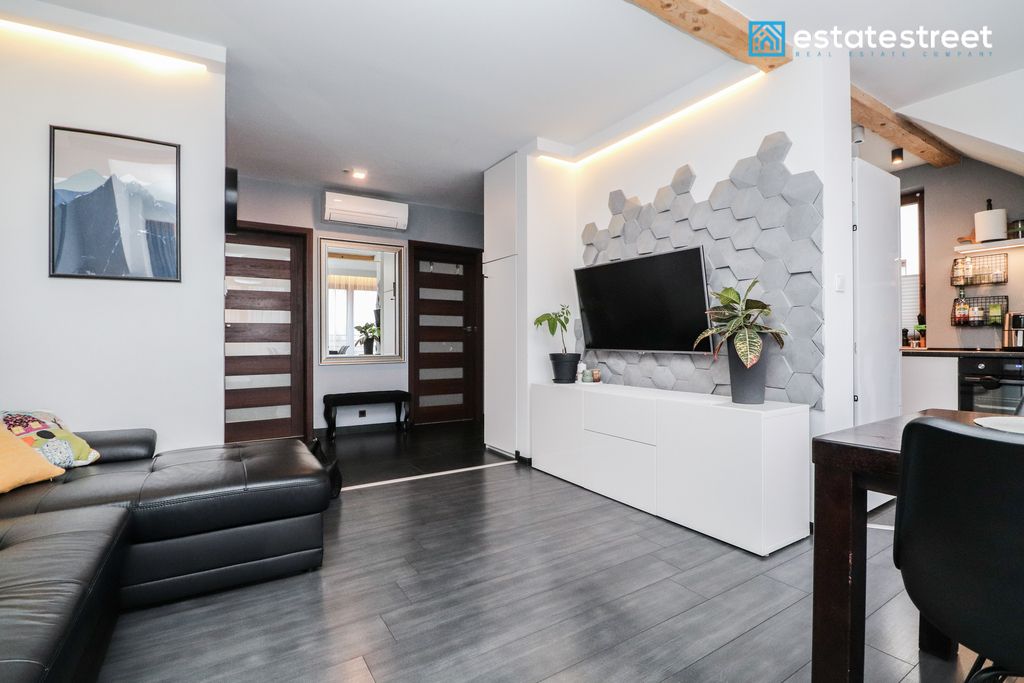 Mieszkanie 3-pokojowe Rączna. Zdjęcie 5