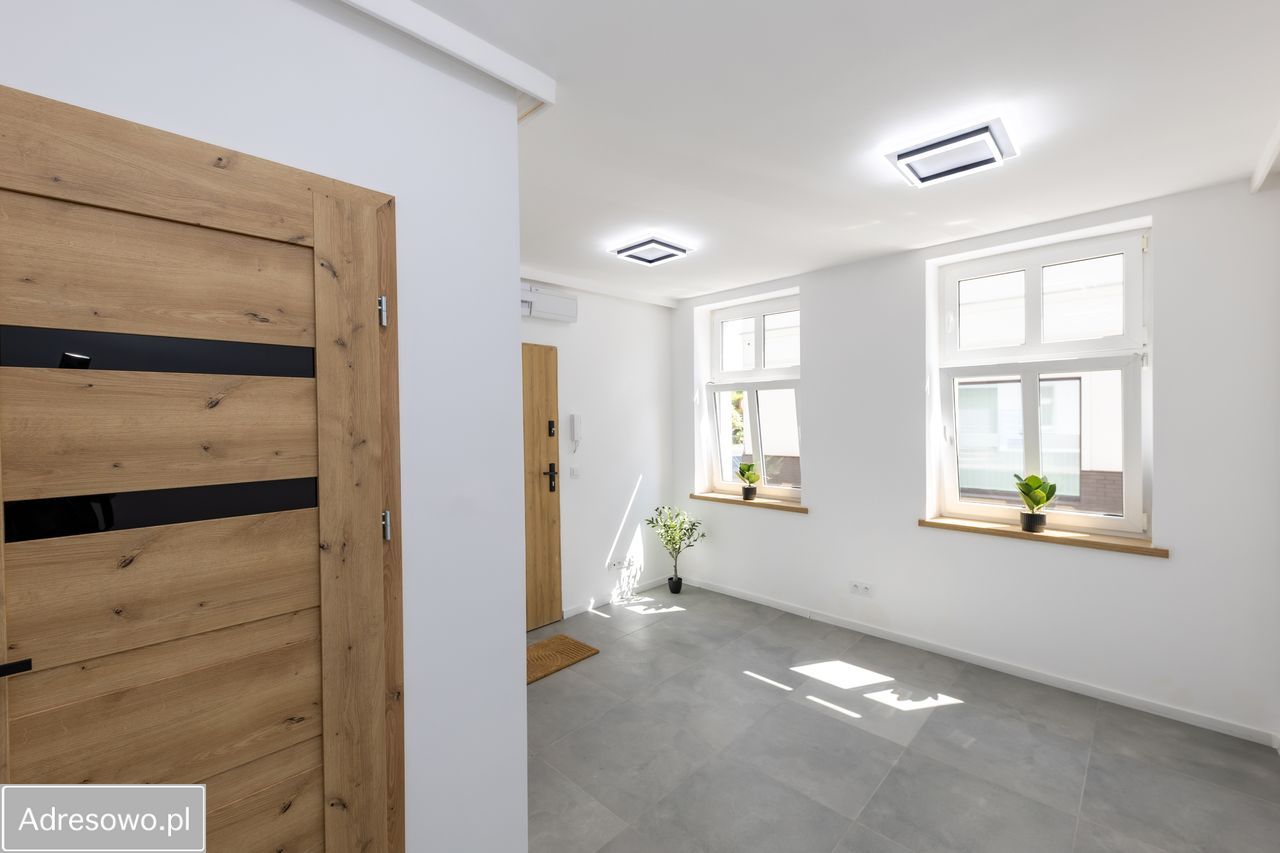 Lokal Leszno, pl. Jana Metziga. Zdjęcie 3