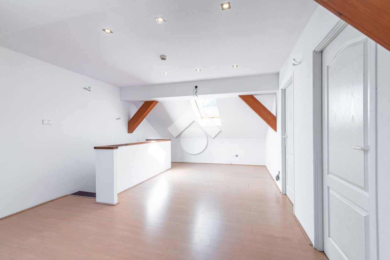 Lokal Kraków Podgórze Duchackie, ul. gen. Henryka Kamieńskiego. Zdjęcie 12