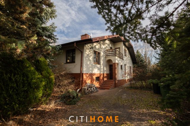 dom wolnostojący, 6 pokoi Łomianki. Zdjęcie 2