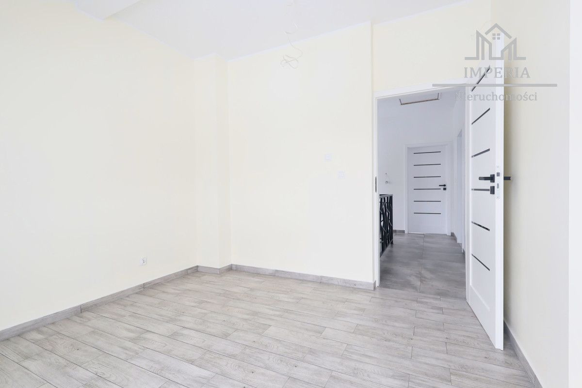 bliźniak, 5 pokoi Skowarcz. Zdjęcie 16