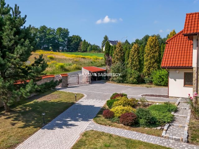 dom wolnostojący, 5 pokoi Zabierzów. Zdjęcie 2