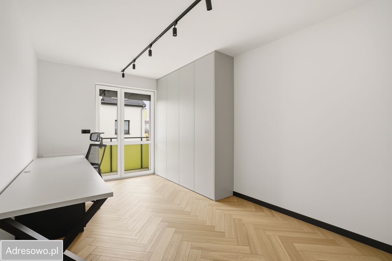 Mieszkanie 3-pokojowe Święta Katarzyna, ul. Kasztanowa. Zdjęcie 8