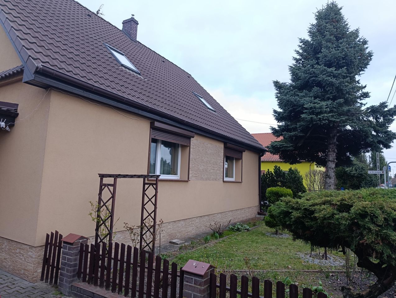 dom wolnostojący, 6 pokoi Jarocin Bogusław, ul. Maratońska. Zdjęcie 1