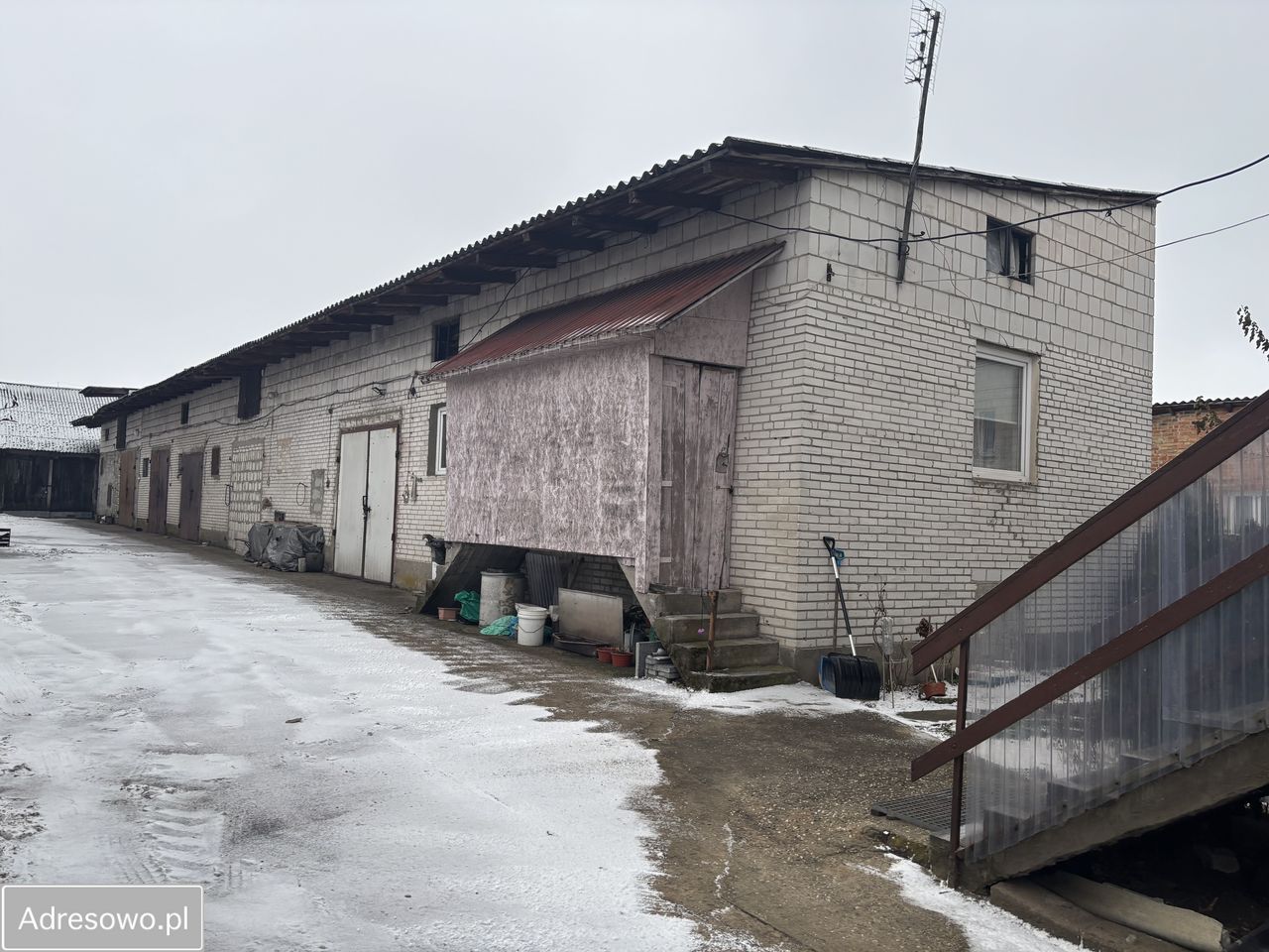 dom wolnostojący, 6 pokoi Michałów Dolny. Zdjęcie 2