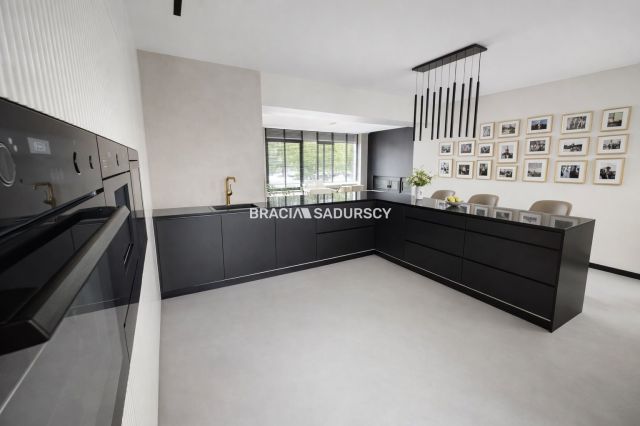 dom wolnostojący, 5 pokoi Niepołomice, ul. Stefana Roweckiego. Zdjęcie 31