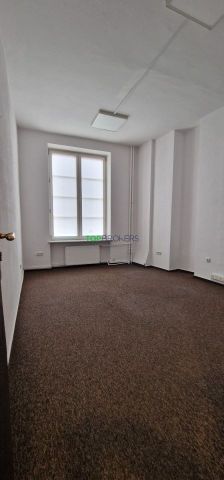 Biuro Warszawa Śródmieście, ul. Podwale. Zdjęcie 1