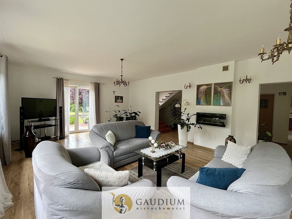 dom wolnostojący, 7 pokoi Bytonia, os. Zielone. Zdjęcie 7