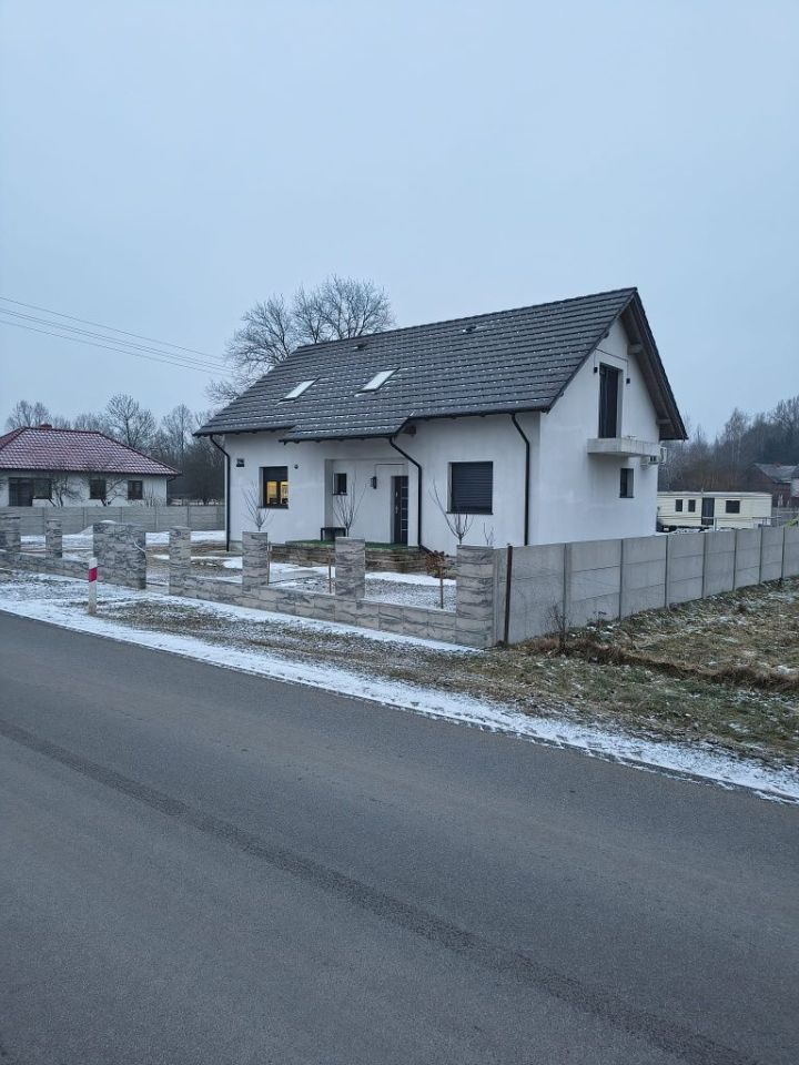 dom wolnostojący, 6 pokoi Strumienno. Zdjęcie 1