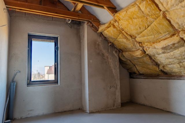 dom wolnostojący, 5 pokoi Święciec. Zdjęcie 14