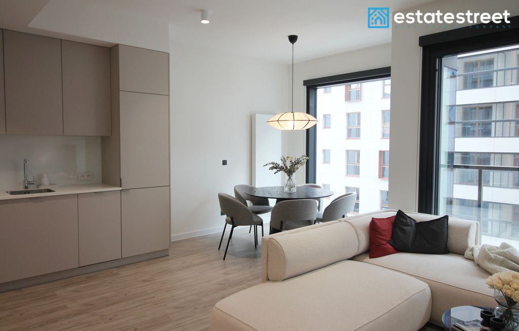 Mieszkanie 3-pokojowe Warszawa Wola, ul. Prosta. Zdjęcie 2