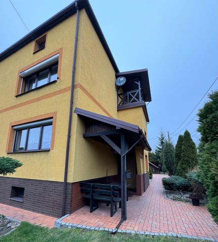 dom wolnostojący, 8 pokoi Sosnowiec Bór, ul. Leona Wasilewskiego. Zdjęcie 3