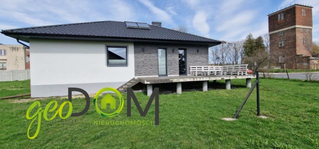 dom wolnostojący, 4 pokoje Rejowiec Fabryczny, ul. Dworcowa. Zdjęcie 1