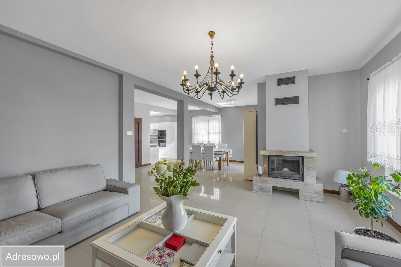 dom wolnostojący, 6 pokoi Bramki, ul. Dworcowa. Zdjęcie 12