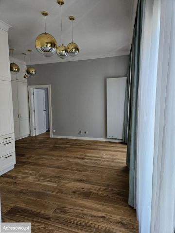 Mieszkanie 3-pokojowe Wrocław Stare Miasto, ul. gen. Władysława Sikorskiego. Zdjęcie 1