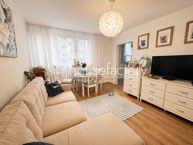 Mieszkanie 1-pokojowe Łódź Dąbrowa. Zdjęcie 1