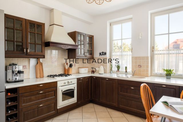 dom wolnostojący, 8 pokoi Zalesie Górne. Zdjęcie 11