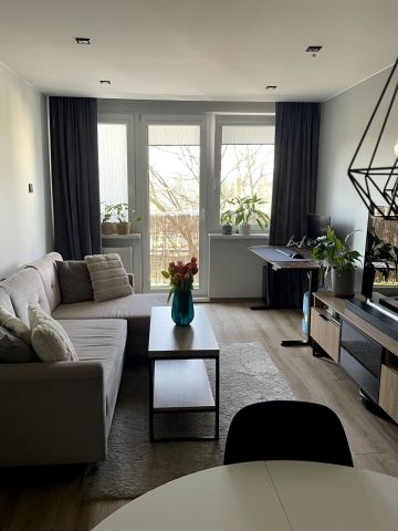 Mieszkanie 2-pokojowe Łódź Dąbrowa, ul. Władysława Umińskiego. Zdjęcie 1