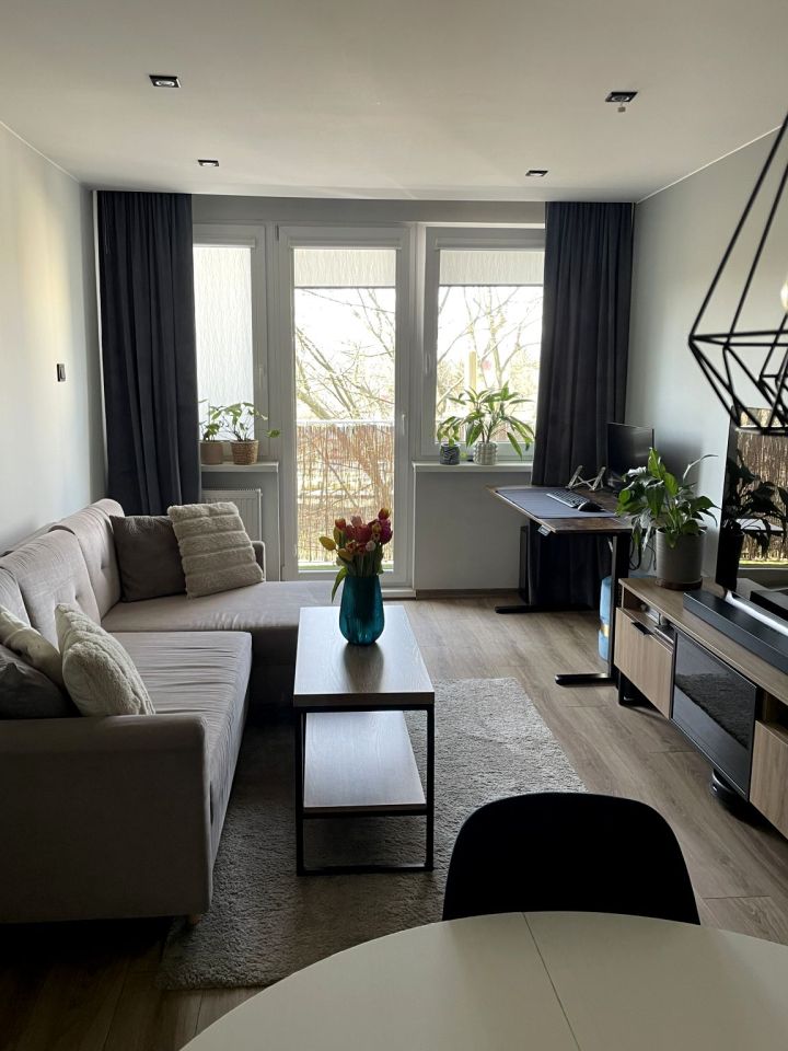 Mieszkanie 2-pokojowe Łódź Dąbrowa, ul. Władysława Umińskiego. Zdjęcie 1