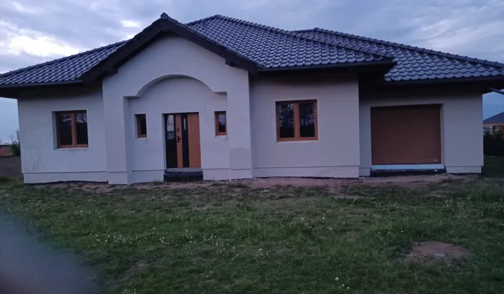 dom wolnostojący, 4 pokoje Zawały