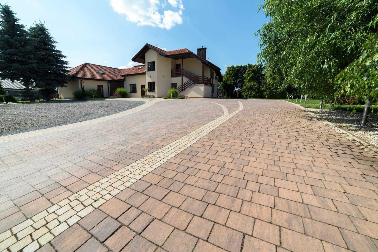 dom wolnostojący, 5 pokoi Kobierniki. Zdjęcie 8