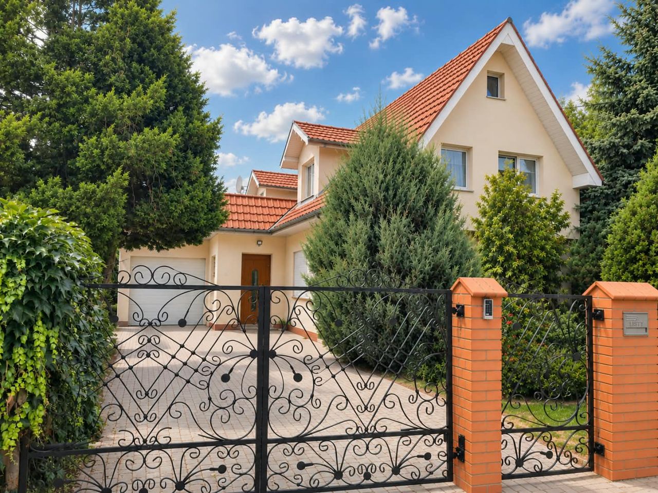 Dom – Dzierżoniów, Sobieszyn, powiat dzierżoniowski